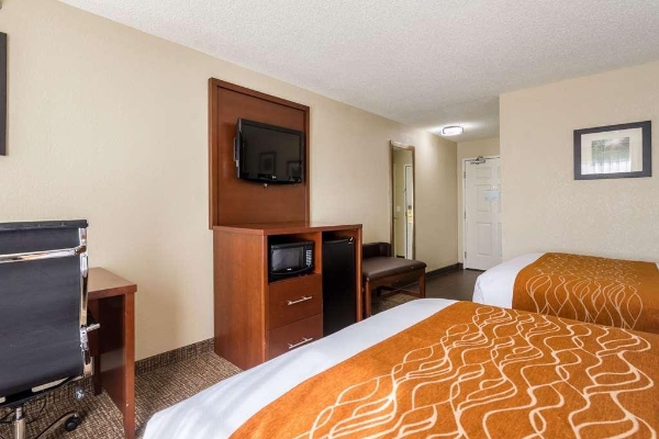 Comfort Inn and Suites Dayton North